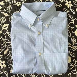 (176)NWOT Mens long sleeve dress shirt by Jos A Bank. Size 14 1/2-32. Light Blue